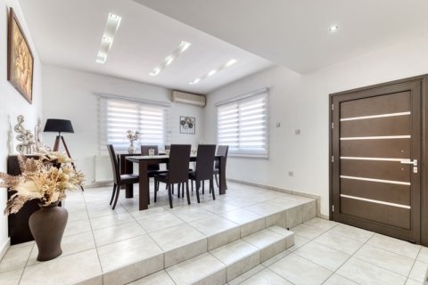 3 dormitorios Villa en Aradippou, Cyprus No. 36857 4