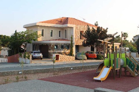 5 dormitorios Villa en Germasogeia, Cyprus No. 72189 1