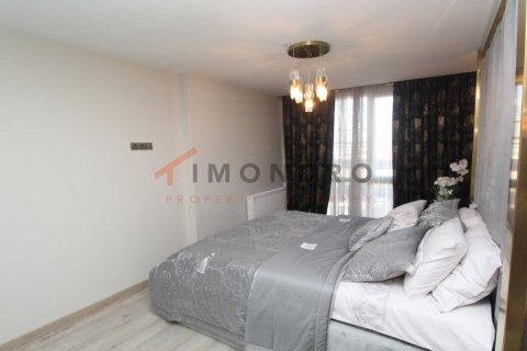 4+1 Apartment in Beylikduezue, Turkey No. 18013 8