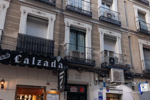 2 bedrooms Apartment in Madrid, Spain No. 27805 18