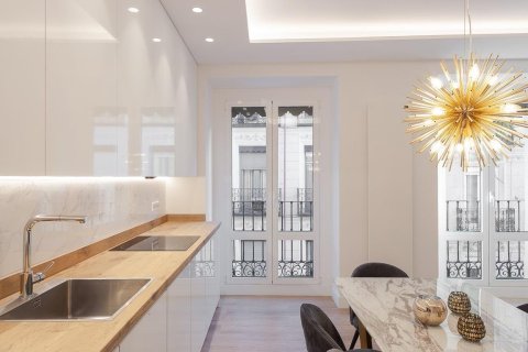 2 bedrooms Apartment in Madrid, Spain No. 27805 15