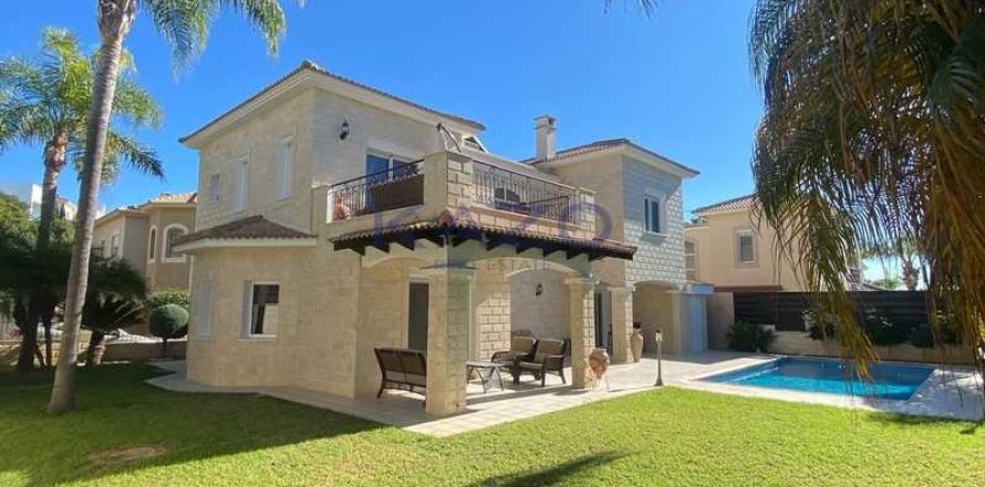 3 bedrooms Villa in Agios Tychonas, Cyprus No. 73369