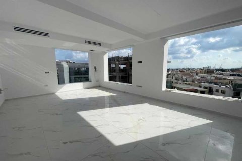 3 bedrooms Penthouse in Kato Polemidia, Cyprus No. 73372 16