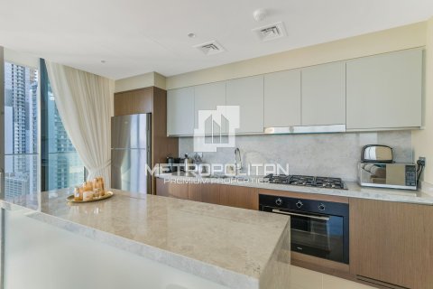 Квартира с 3 спальнями в EMAAR Beachfront, ОАЭ №4605 8