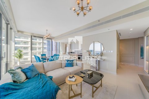 Квартира с 3 спальнями в EMAAR Beachfront, ОАЭ №4605 3