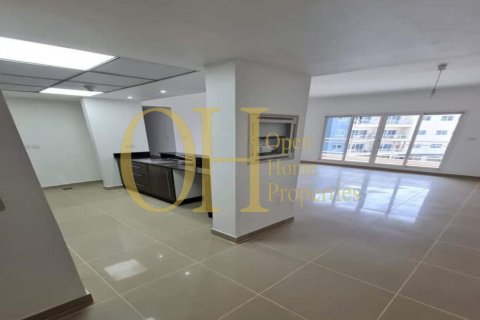 3 dormitorios Apartment en Al Reef, UAE No. 8646 7