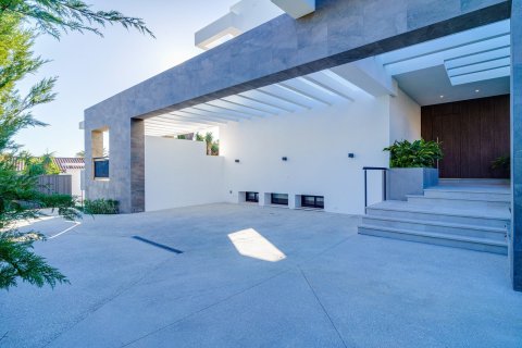 5 dormitorios Villa en Marbella, Spain No. 27128 3