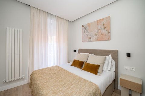 3 bedrooms Apartment in Madrid, Spain No. 27502 16