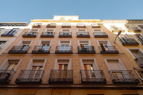 3 dormitorios Apartment en Madrid, Spain No. 27502 1