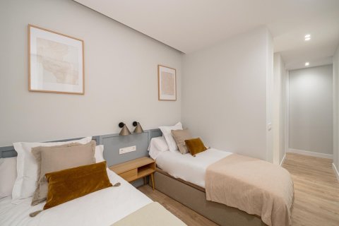 3 dormitorios Apartment en Madrid, Spain No. 27502 13