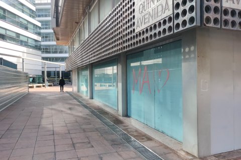 170m² Commercial property à L'Eixample, Spain No. 27549 3