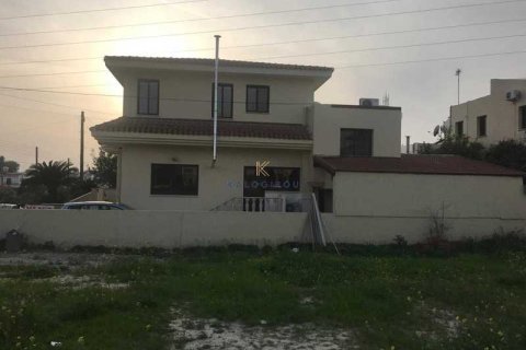 5 bedrooms House in Aradippou, Cyprus No. 30258 3