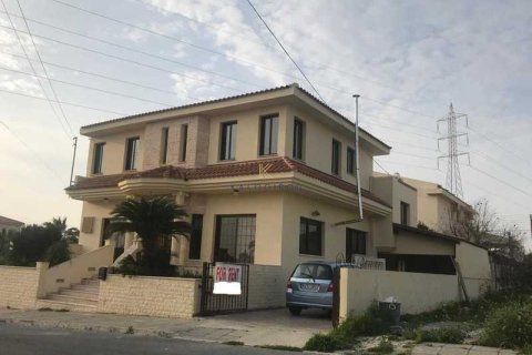 5 bedrooms House in Aradippou, Cyprus No. 30258 2