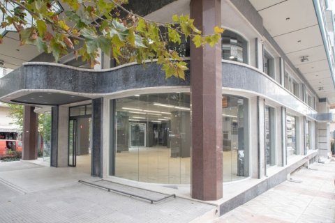 815m² Commercial property à Evosmos, Greece No. 54404 3