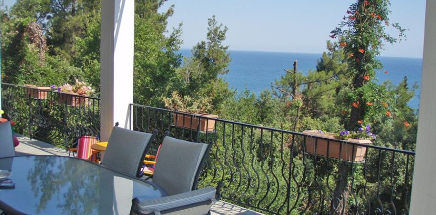 9 rooms Villa in Pieria, Greece No. 48931