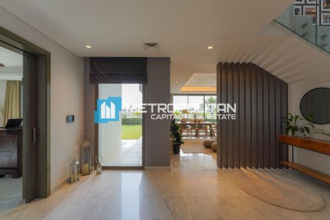 4 dormitorios Villa en  Yas Island, UAE No. 7495 9