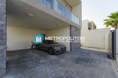 4 dormitorios Villa en  Yas Island, UAE No. 7495 29