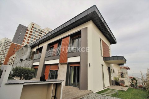 5+1 Villa in Istanbul, Turkey No. 22205 3