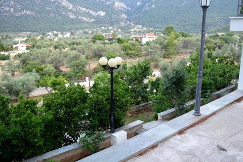 6 bedrooms Villa in Loutraki, Greece No. 59610 4