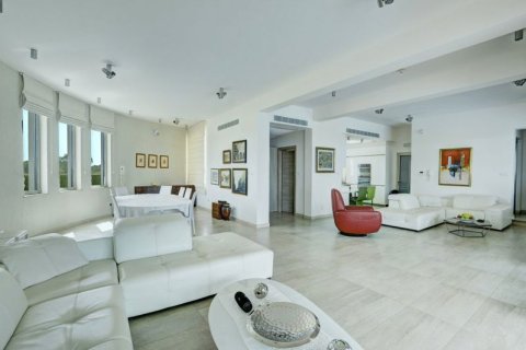 7 bedrooms Villa in Ayia Napa, Cyprus No. 64872 4