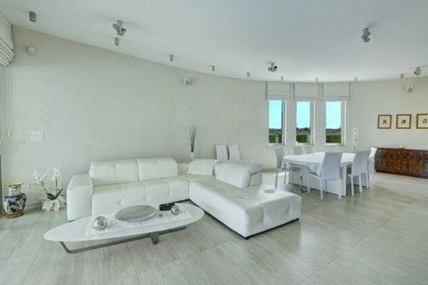 7 bedrooms Villa in Ayia Napa, Cyprus No. 64872 6