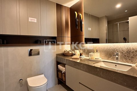 3+1 Apartment in Beylikduezue, Turkey No. 17596 13