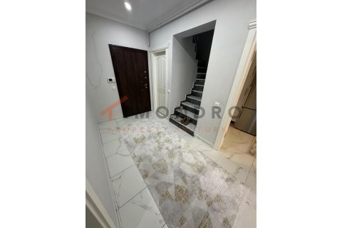 5+1 Appartement à Bagcilar, Turkey No. 21873 13