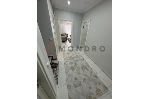 5+1 Appartement à Bagcilar, Turkey No. 21873 12