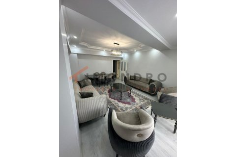 5+1 Appartement à Bagcilar, Turkey No. 21873 4