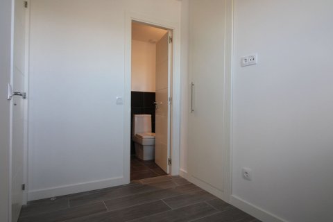 3 dormitorios Apartment en Madrid, Spain No. 26130 6