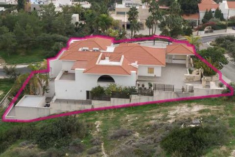 6 bedrooms House in Agios Tychonas, Cyprus No. 30892 2