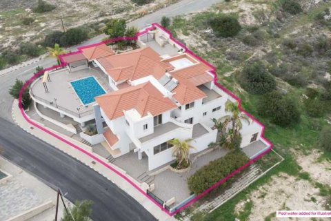 6 bedrooms House in Agios Tychonas, Cyprus No. 30892 1