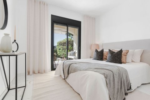 3 bedrooms Apartment in Benahavis, Spain No. 27430 17