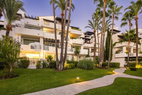 3 bedrooms Apartment in Marbella, Spain No. 27071 2