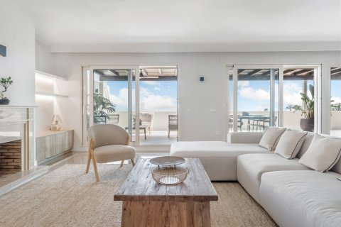 3 dormitorios Penthouse en Marbella, Spain No. 27124 17