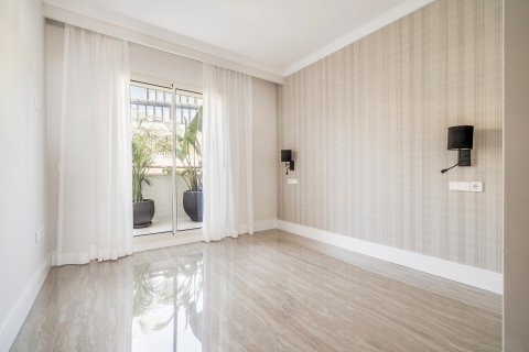 3 dormitorios Penthouse en Marbella, Spain No. 27124 7