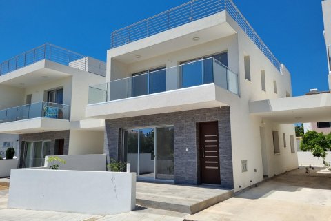 4 bedrooms Villa in Paphos, Cyprus No. 37493 1