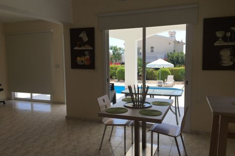 3 bedrooms Villa in Paphos, Cyprus No. 37558 5