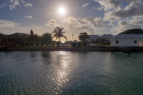 2 bedrooms Villa in Jolly Harbour, Antigua and Barbuda No. 61368 1