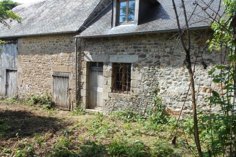 2 bedrooms House in Pre-en-Pail-Saint-Samson, France No. 69340 1