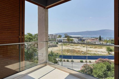 2 dormitorios Apartment en Tivat, Montenegro No. 66998 2