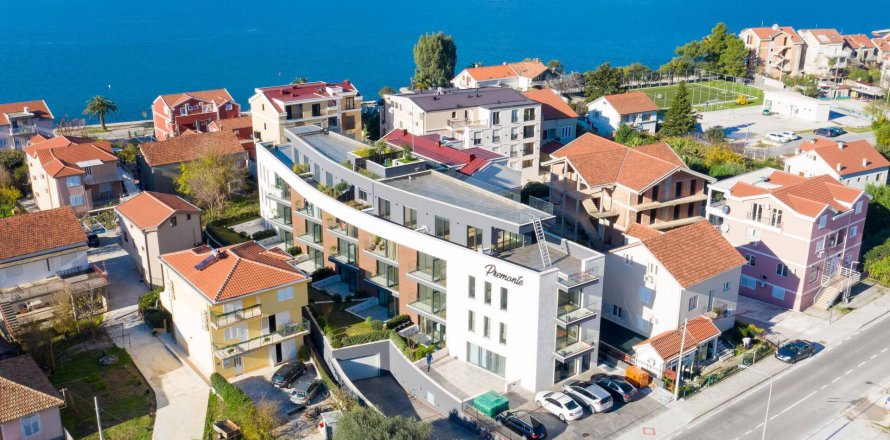 2 chambres Penthouse à Tivat, Montenegro No. 67004