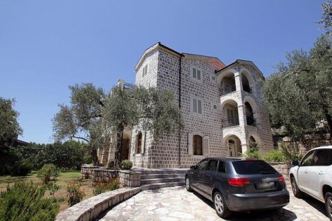 4 dormitorios House en Budva, Montenegro No. 66830 1