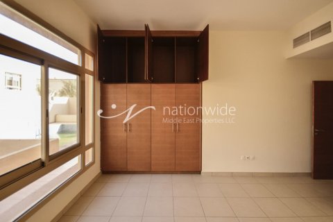 5 bedrooms Villa in Al Raha Golf Gardens, UAE No. 4200 12