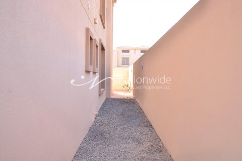 5 bedrooms Villa in Al Raha Golf Gardens, UAE No. 4200 16