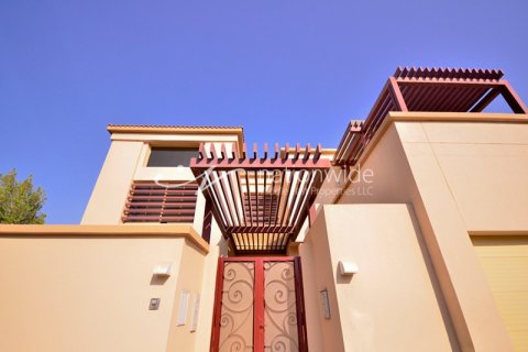 5 dormitorios Villa en Al Raha Golf Gardens, UAE No. 4200 1