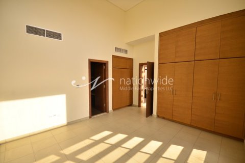 5 bedrooms Villa in Al Raha Golf Gardens, UAE No. 4200 7