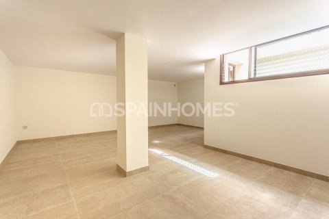 4 bedrooms Villa in Benahavis, Spain No. 25674 13