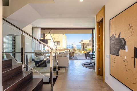 4 bedrooms Villa in Benahavis, Spain No. 25674 6