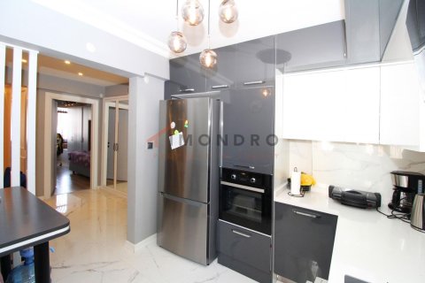 5+1 Appartement à Maltepe, Turkey No. 17866 16